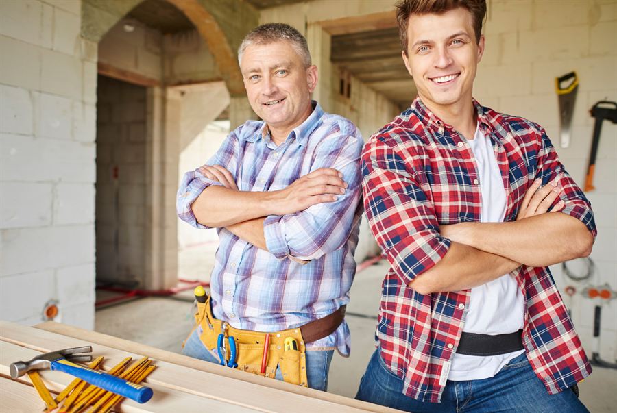 Handwerker beim Hausmeisterservice